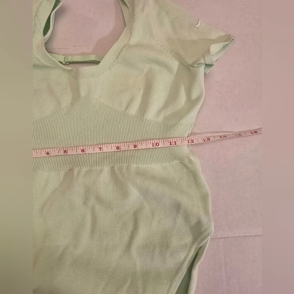 Nike Nsw Chill Knit Ss Bodysuit In Green Size Small